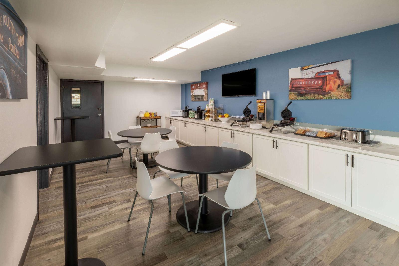 Baymont by Wyndham Laredo