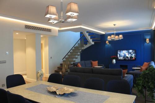 Garlon Residence