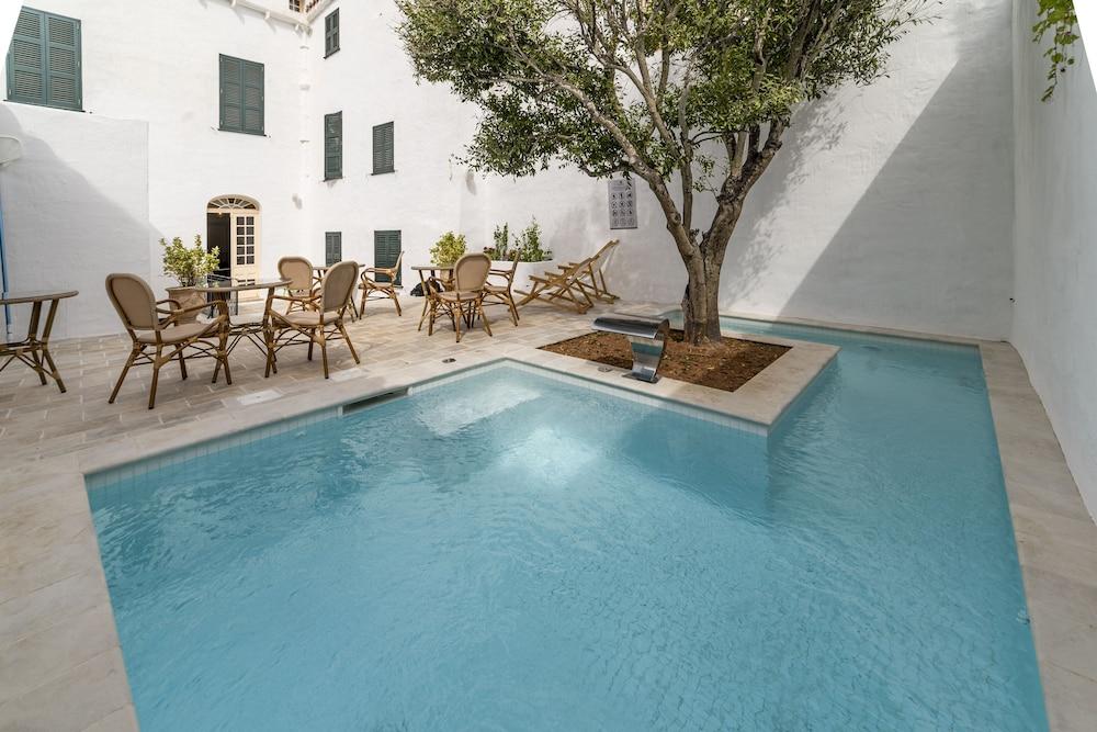 Seranova Luxury Hotel Adult Only