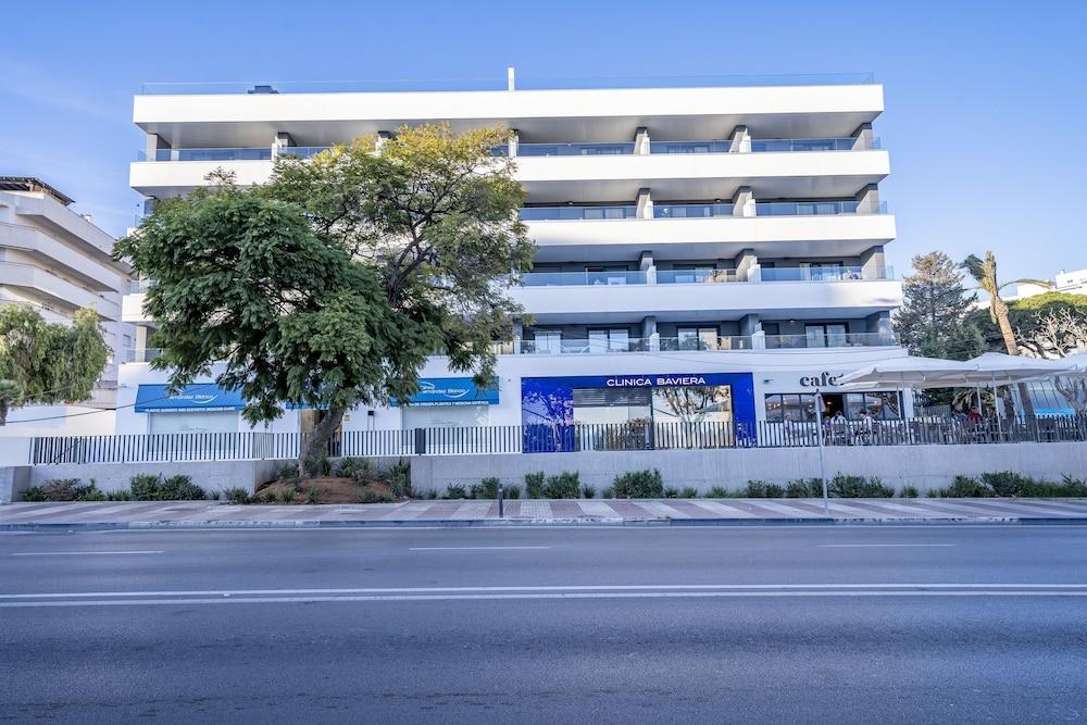 AQUA Apartments Bellamar