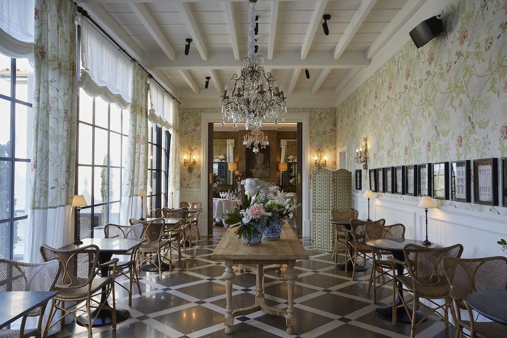 Helguera Palacio Boutique Antique