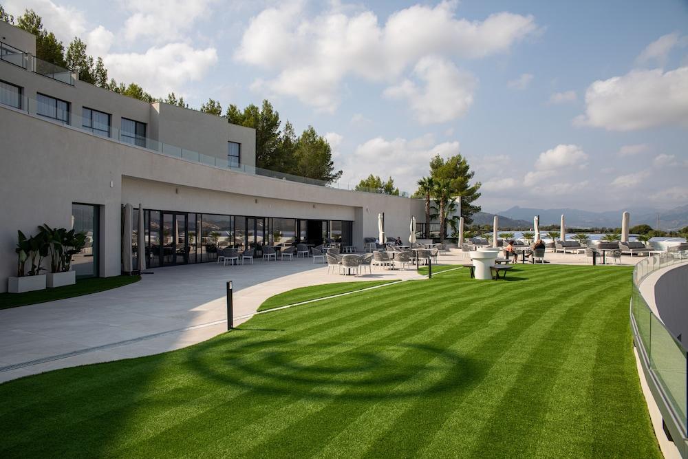 Syncrosfera Health & Fitness Hotel