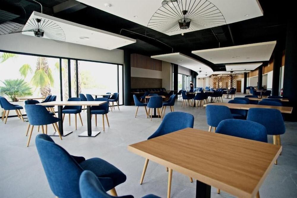 Syncrosfera Health & Fitness Hotel