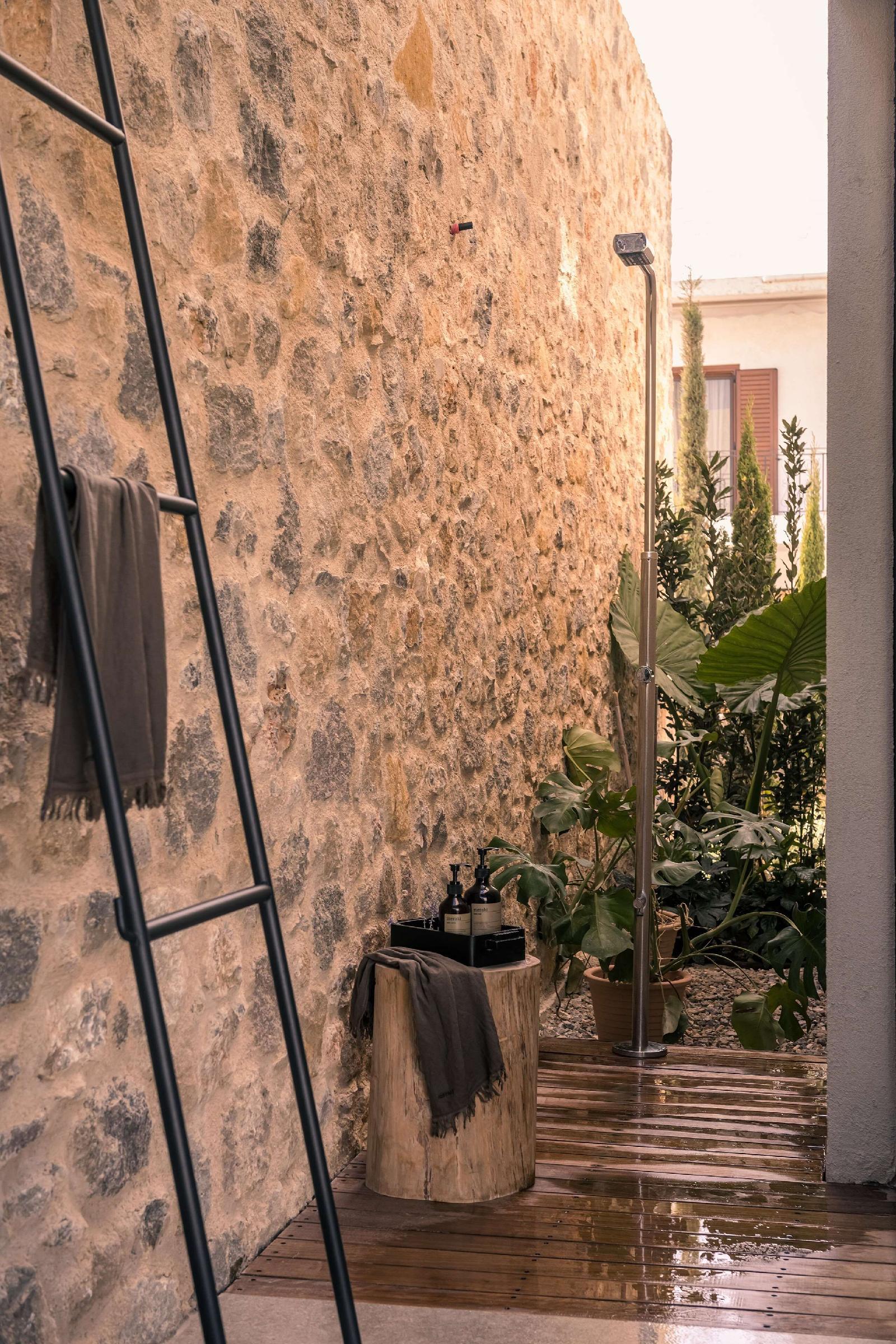 Theros All Suite Hotel