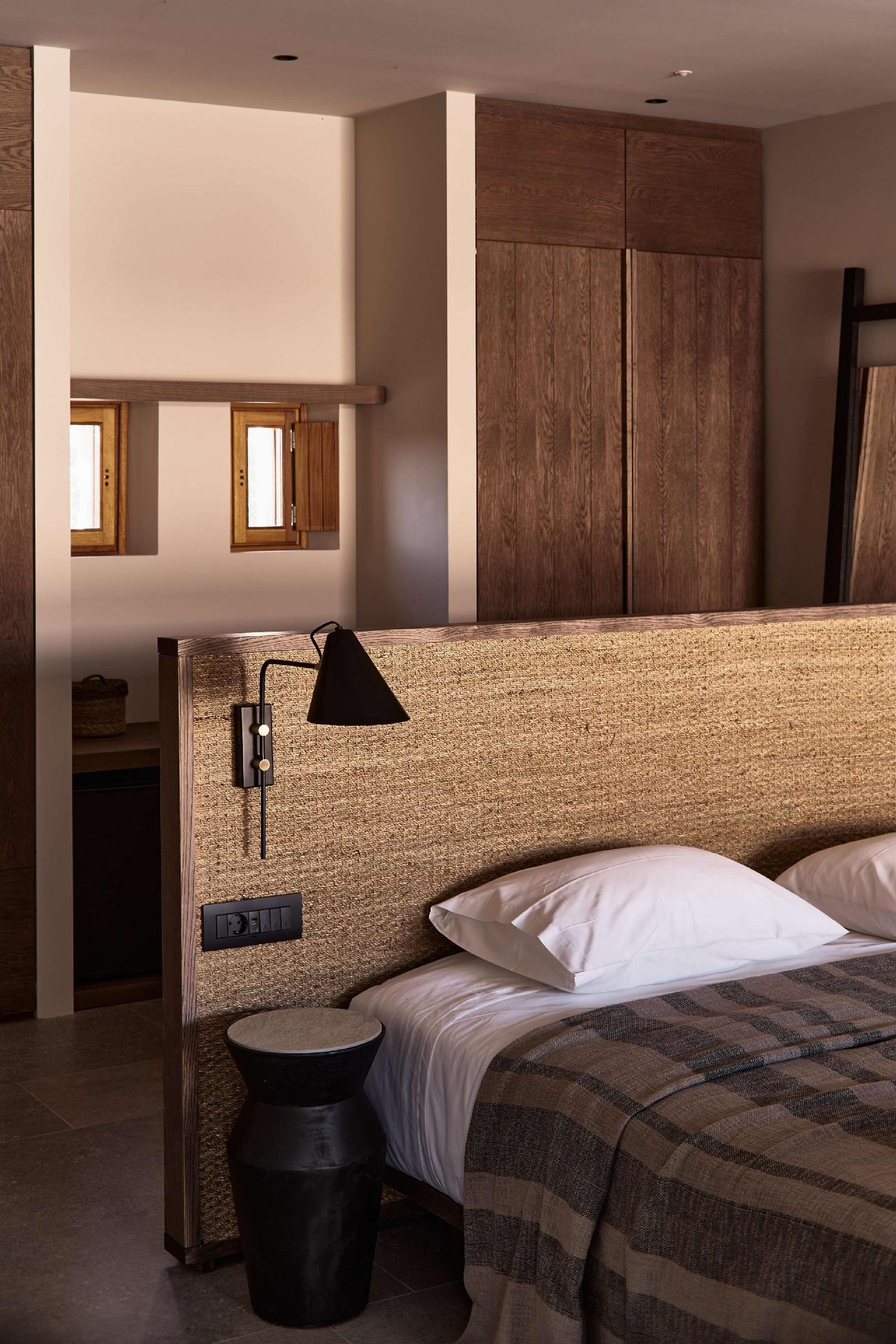 Theros All Suite Hotel