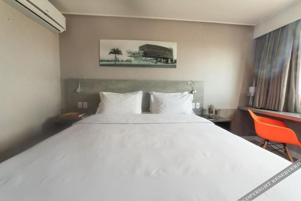 Hotel Intercity Canoas