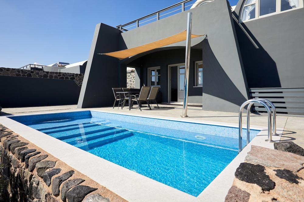 Theano Apartment