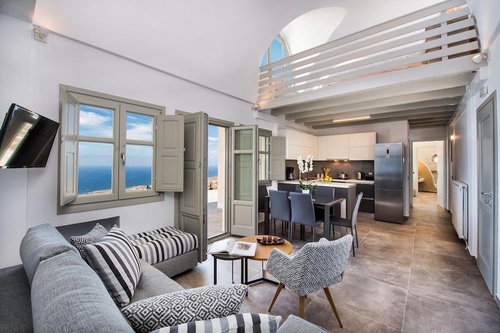 Theano Apartment