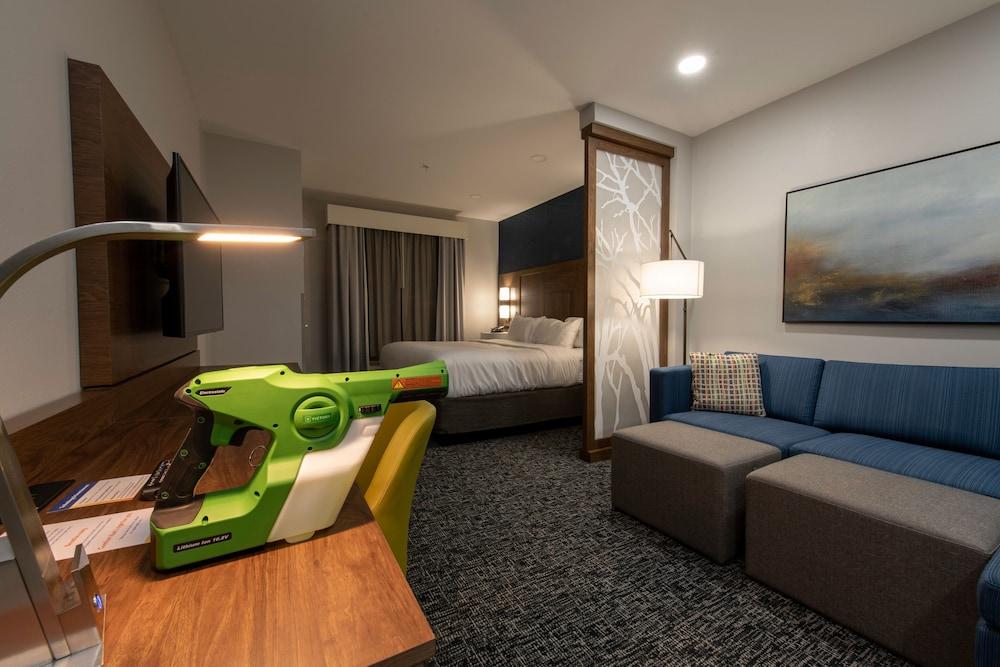 Comfort Suites Greenville Airport