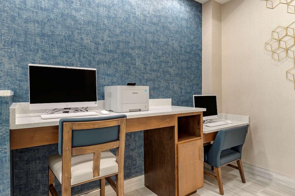 Comfort Suites Greenville Airport