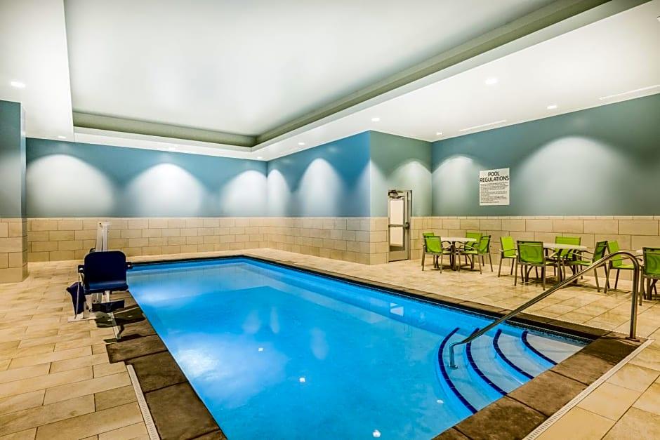 Holiday Inn Express & Suites Lincoln Downtown