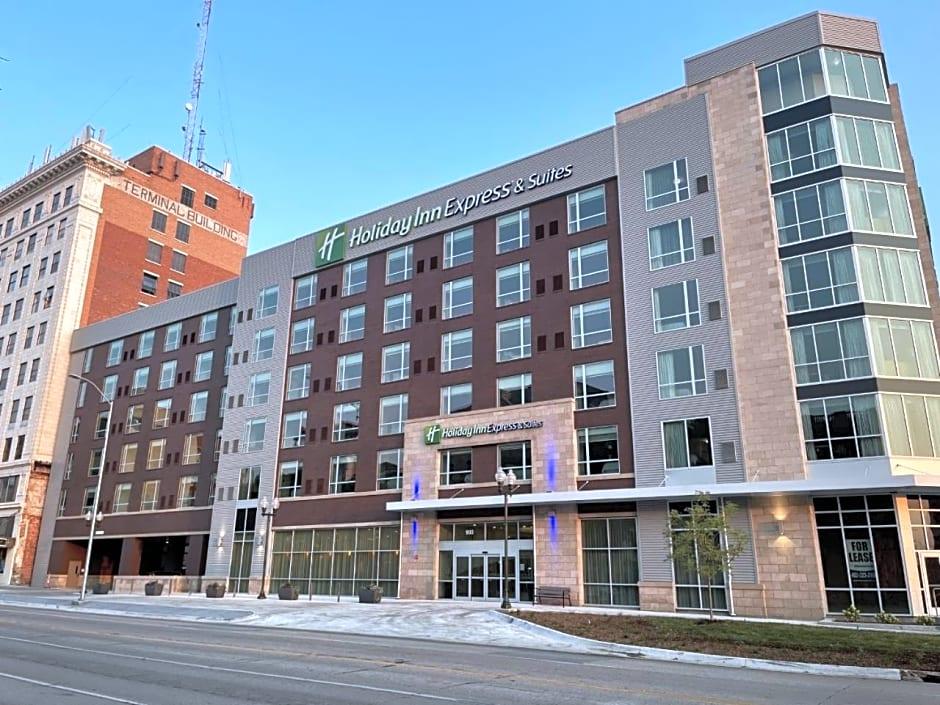 Holiday Inn Express & Suites Lincoln Downtown