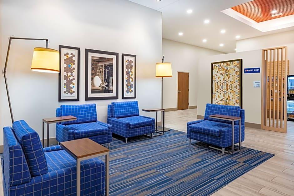 Holiday Inn Express & Suites Lincoln Downtown