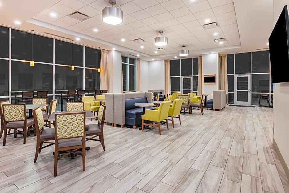 Holiday Inn Express & Suites Lincoln Downtown
