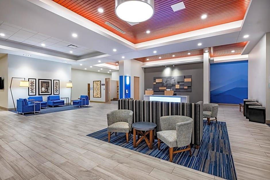 Holiday Inn Express & Suites Lincoln Downtown