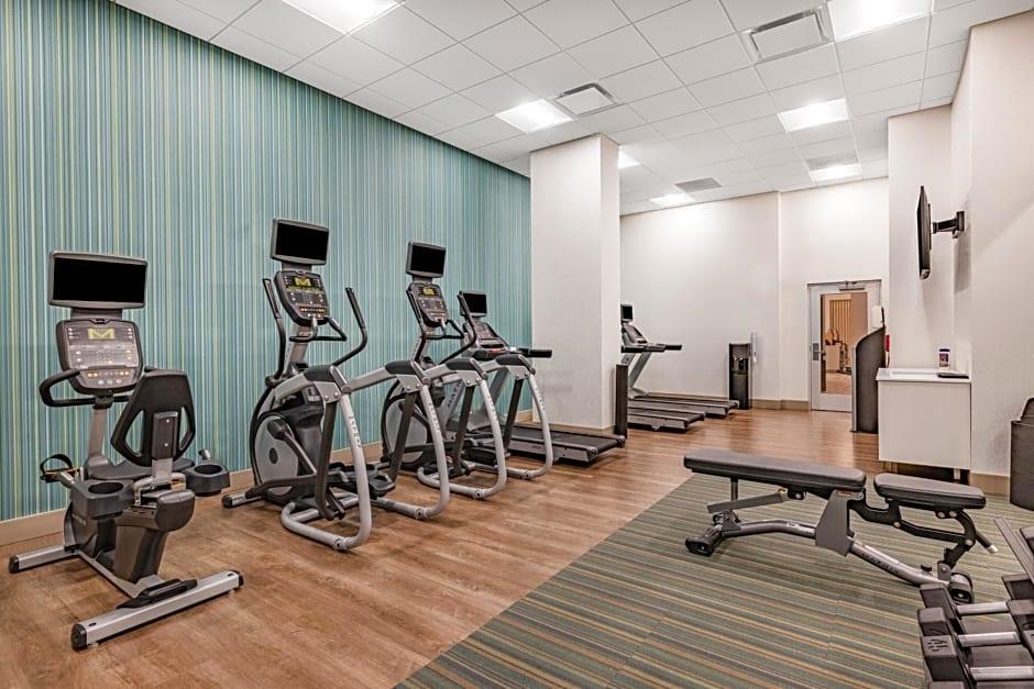 Holiday Inn Express & Suites Lincoln Downtown