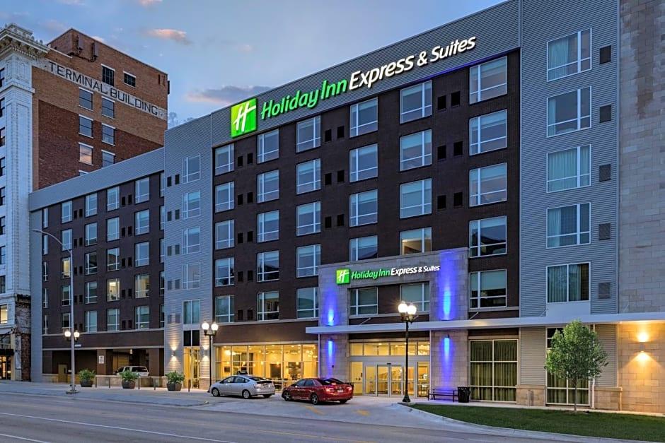 Holiday Inn Express & Suites Lincoln Downtown