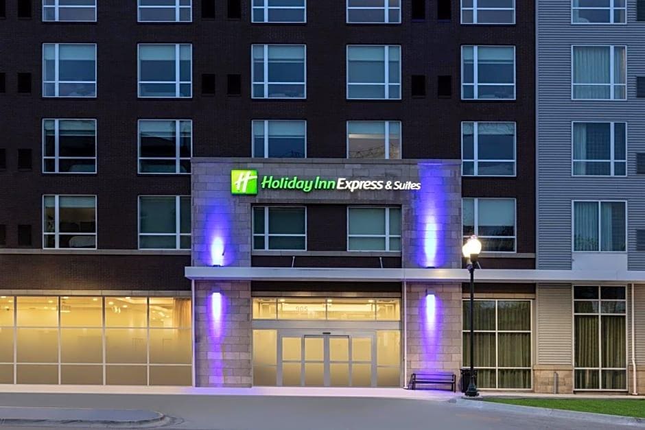 Holiday Inn Express & Suites Lincoln Downtown