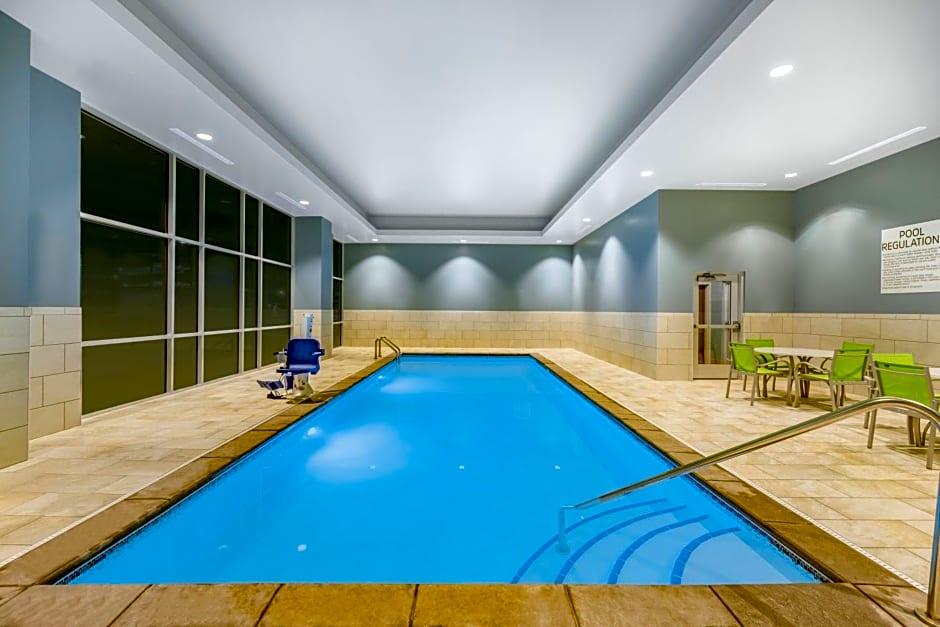 Holiday Inn Express & Suites Lincoln Downtown