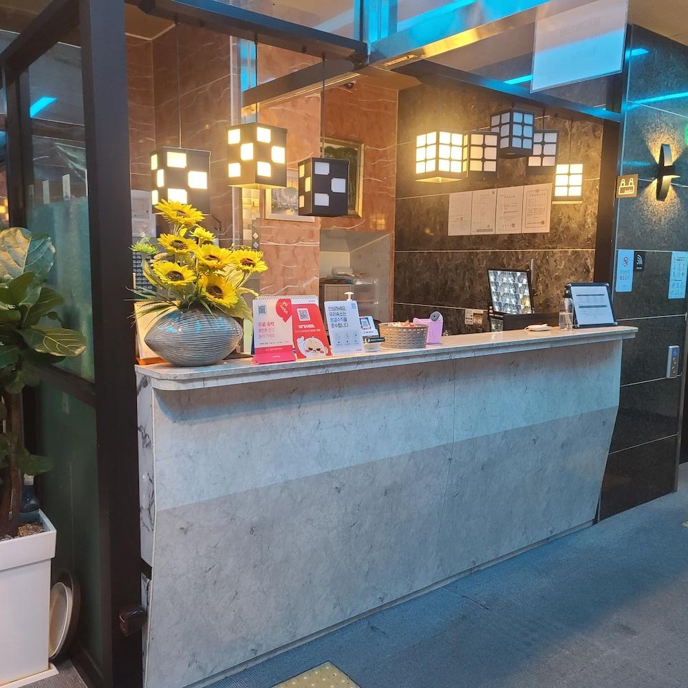 MG Hotel
