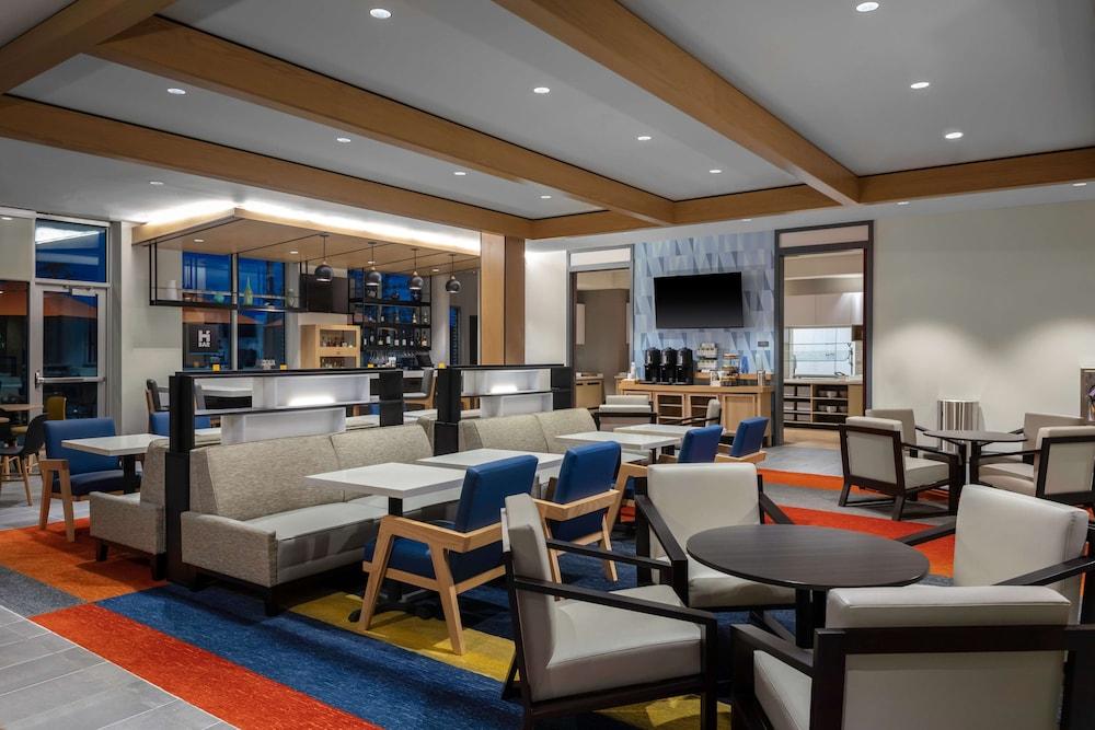 Hyatt House The Woodlands-Shenandoah