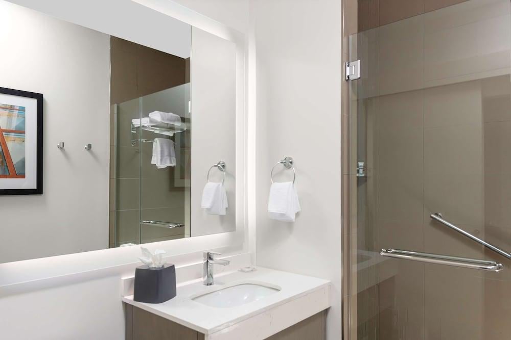 Hyatt House The Woodlands-Shenandoah