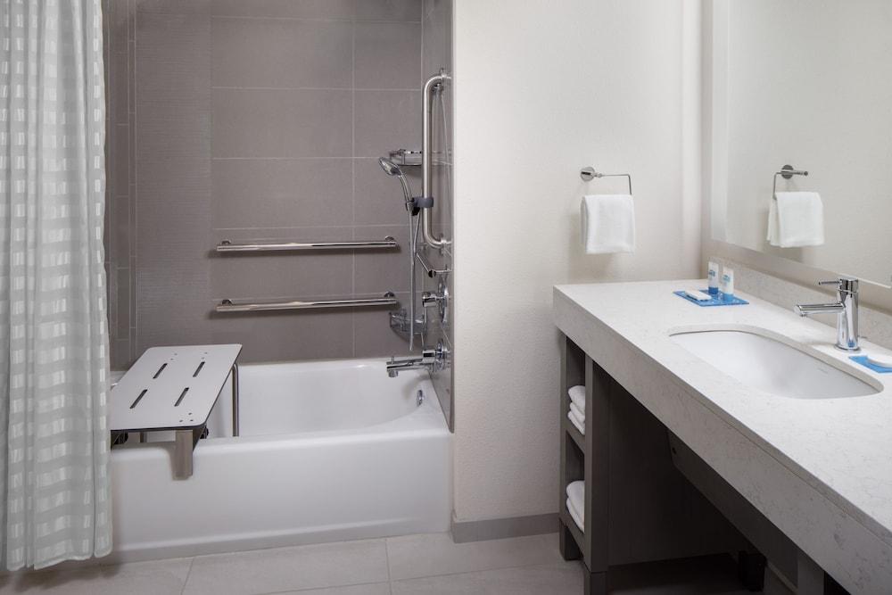 Hyatt House The Woodlands-Shenandoah