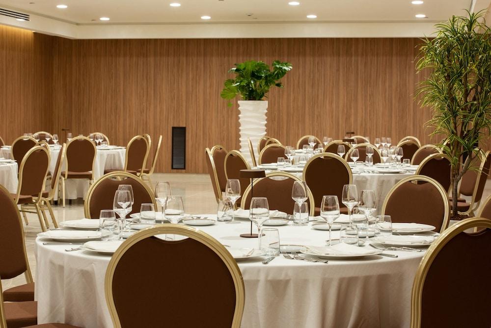 Gold Tower Lifestyle Hotel