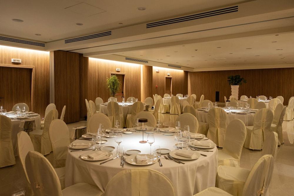 Gold Tower Lifestyle Hotel