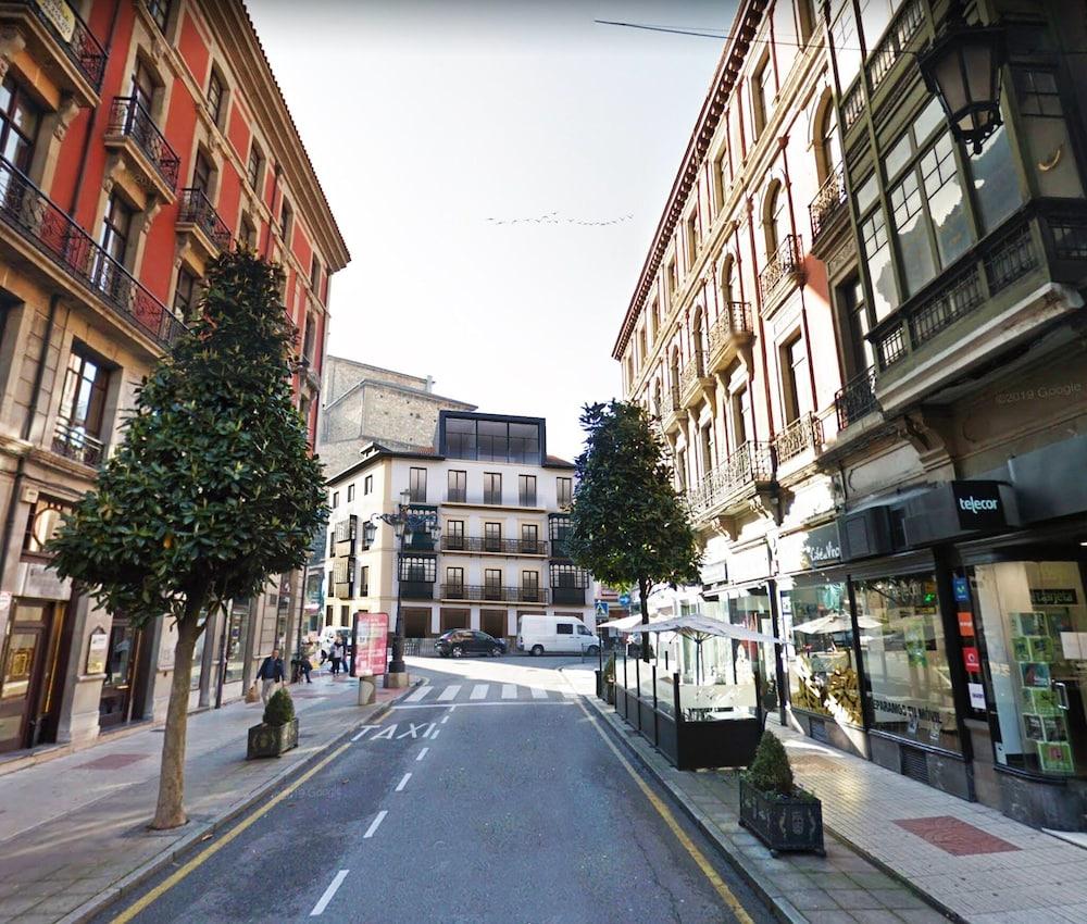 Zalle Oviedo Suites