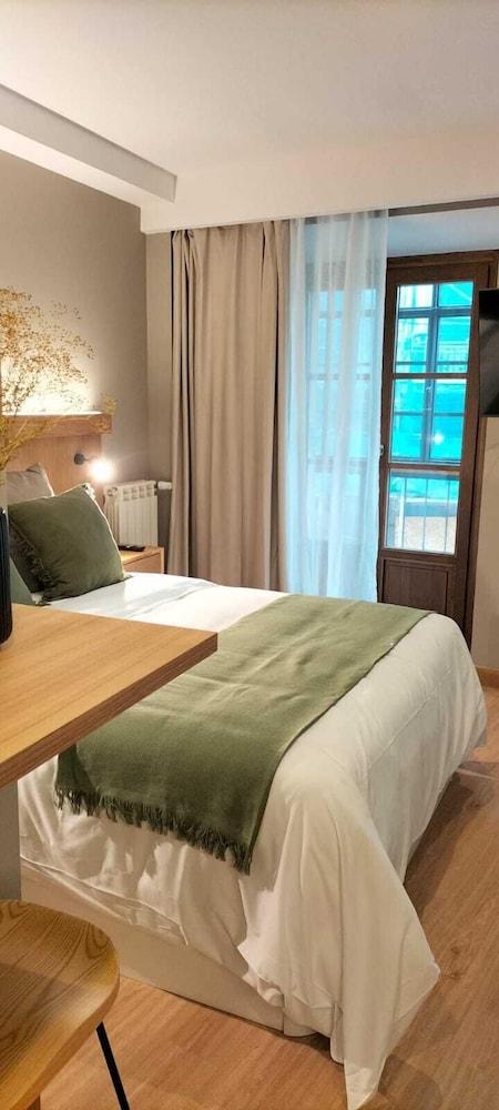 Zalle Oviedo Suites
