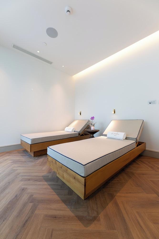 Legacy Hotel Cascais, Curio Collection by Hilton