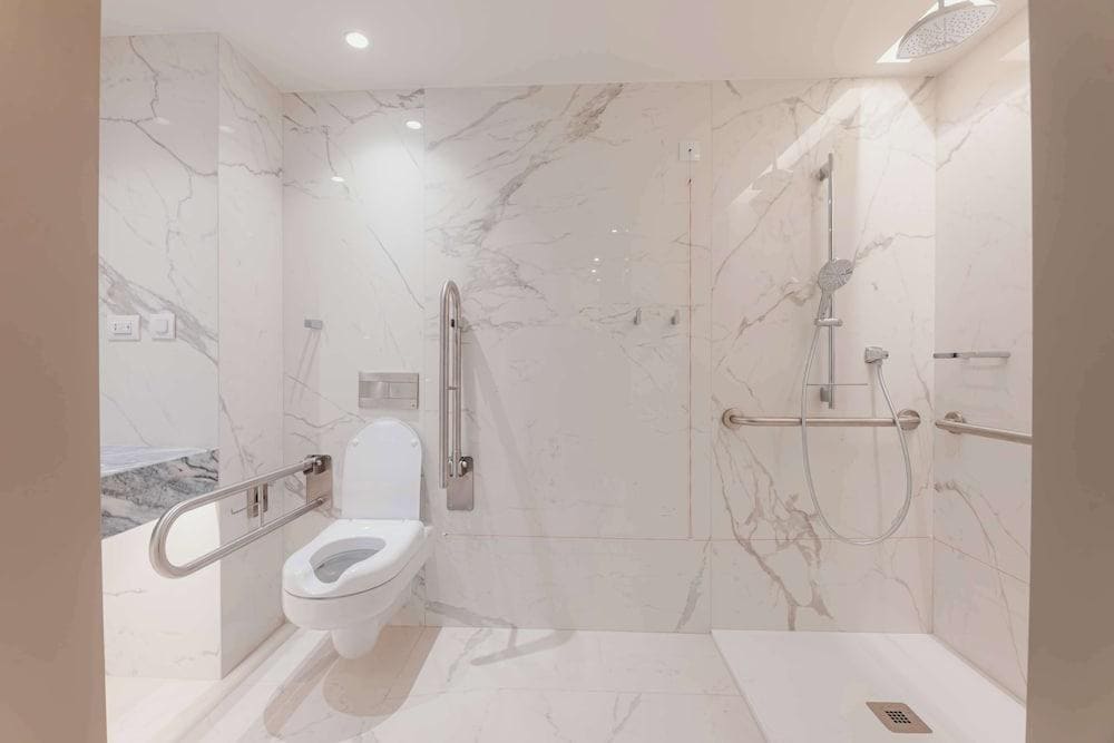 Legacy Hotel Cascais, Curio Collection by Hilton