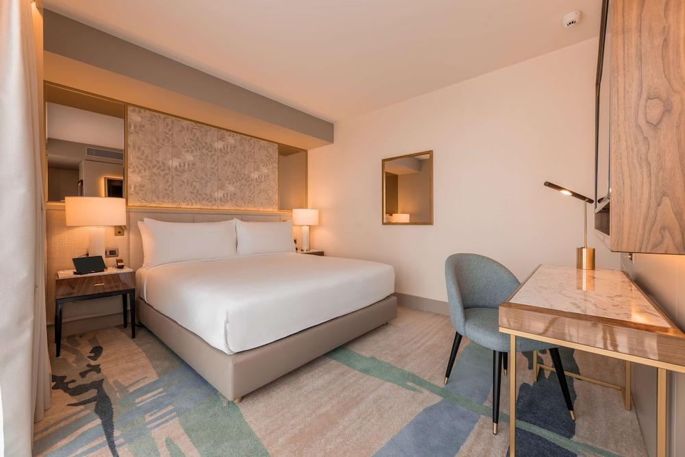 Legacy Hotel Cascais, Curio Collection by Hilton