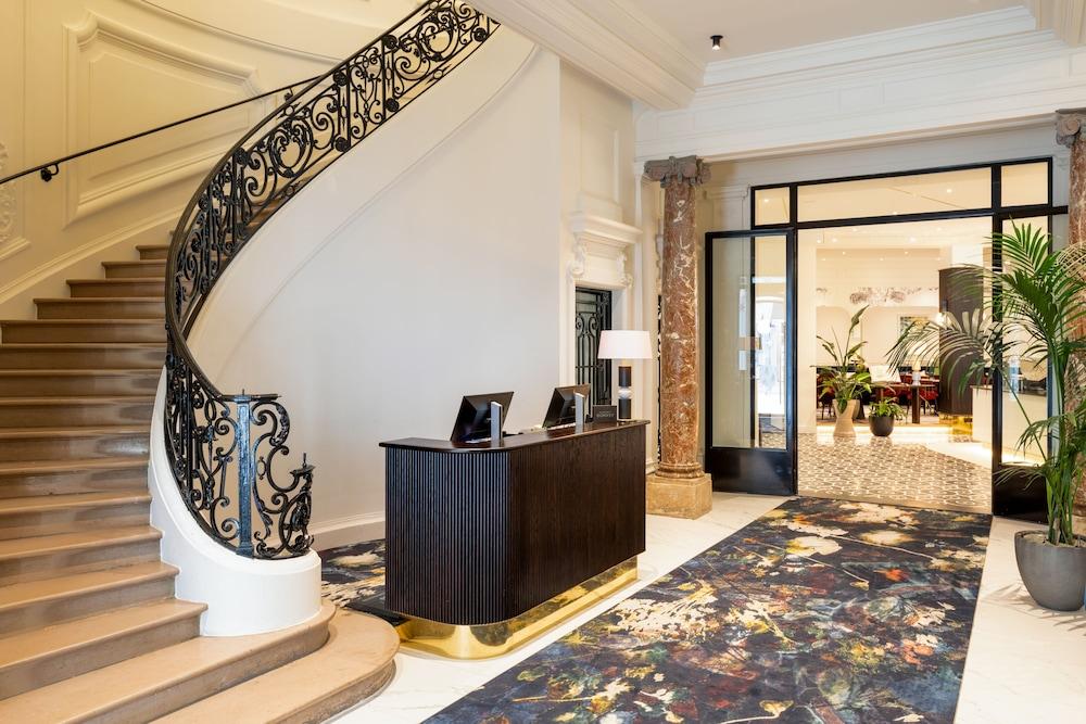 Sapphire House Antwerp, Autograph Collection