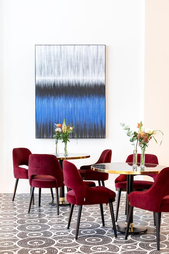 Sapphire House Antwerp, Autograph Collection