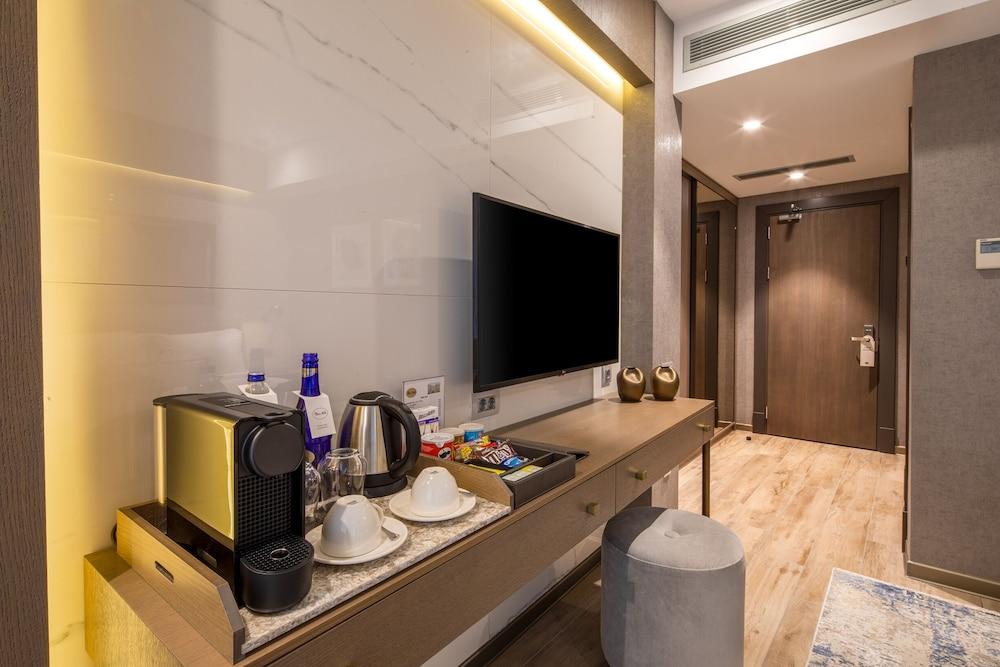 Mula Hotel