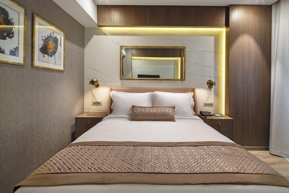 Mula Hotel