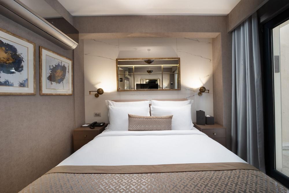 Mula Hotel
