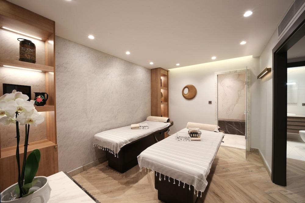 Mula Hotel
