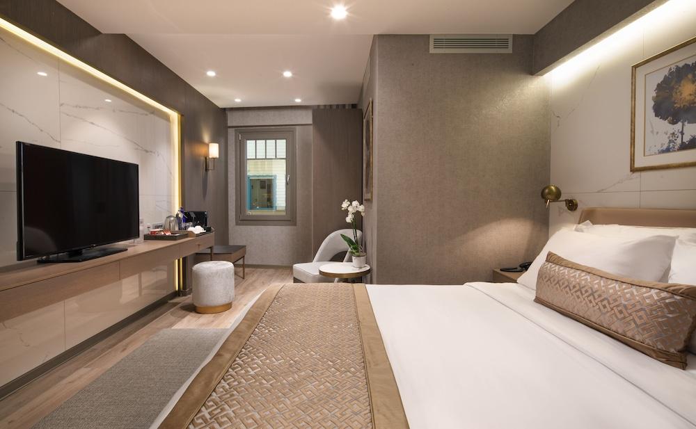 Mula Hotel
