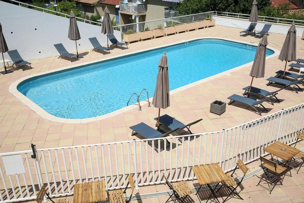 Tonic Hotel