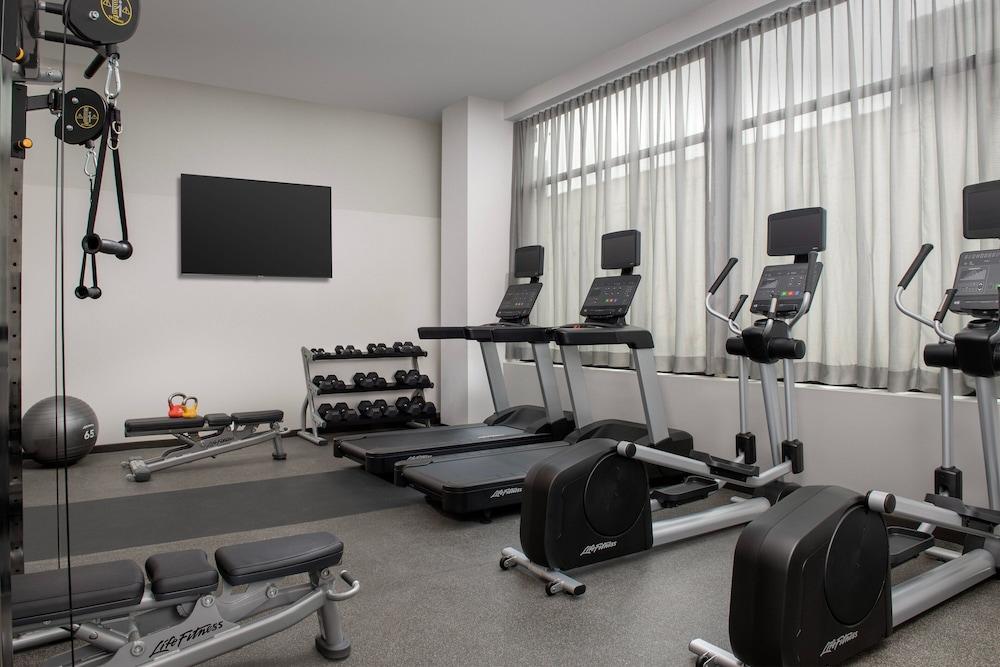 Residence Inn By Marriott New York Queens