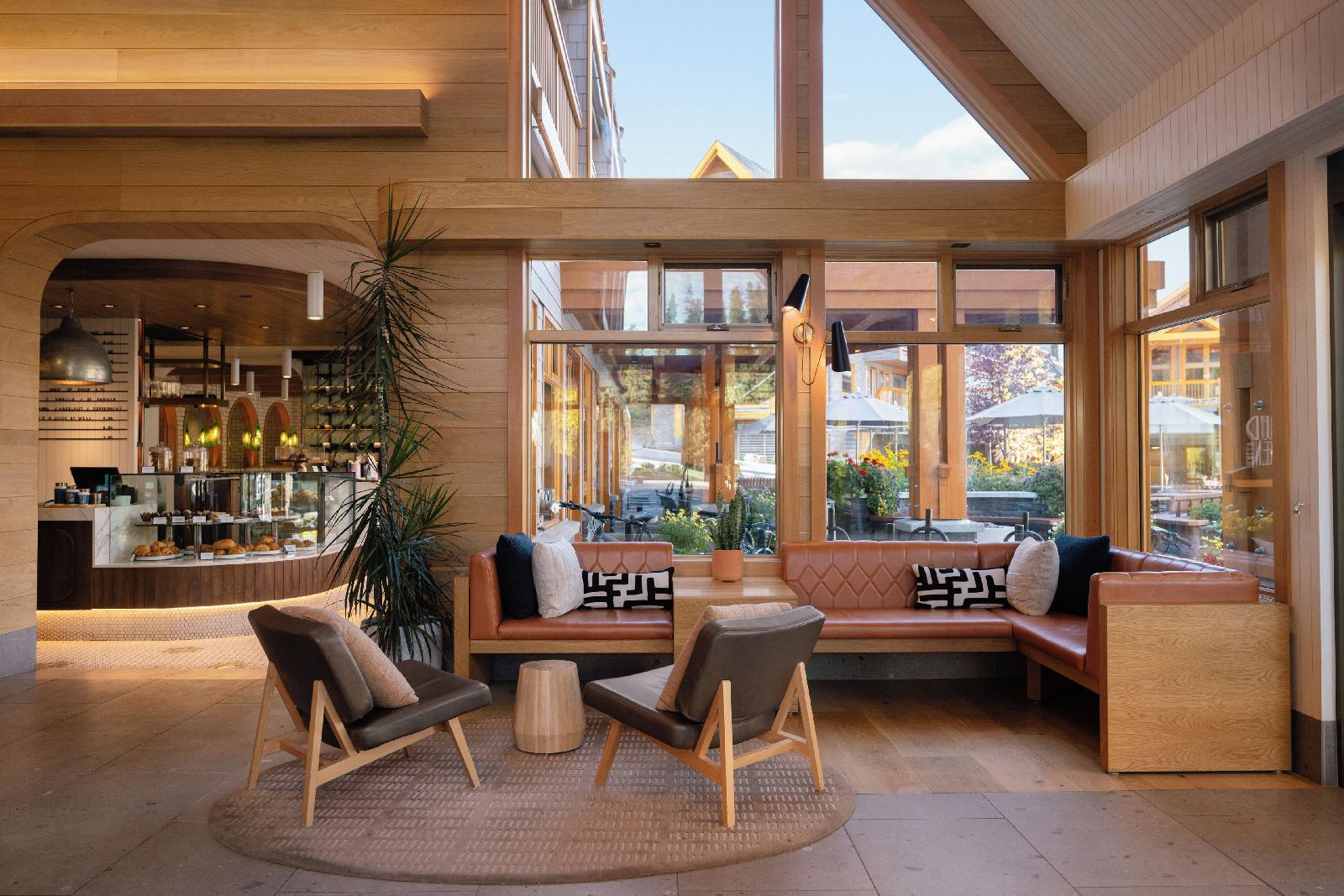 Hotel Canoe And Suites