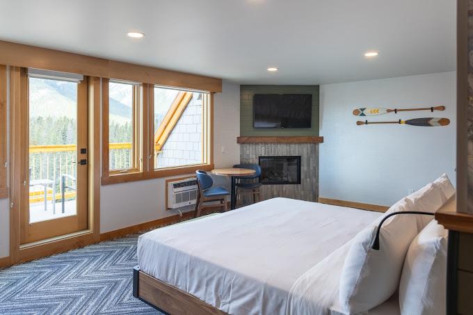 Hotel Canoe And Suites