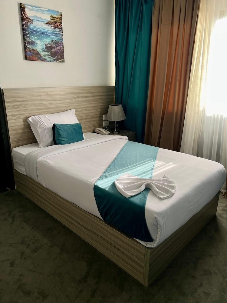 Mar Charbel Hotel Cairo