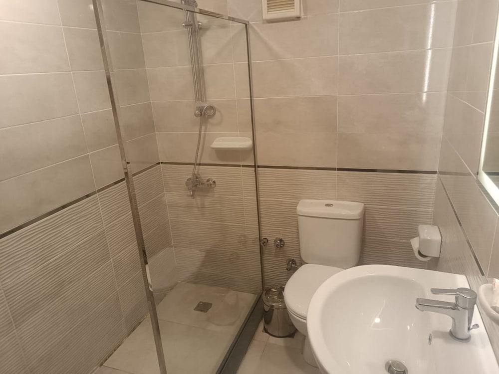 Mar Charbel Hotel Cairo