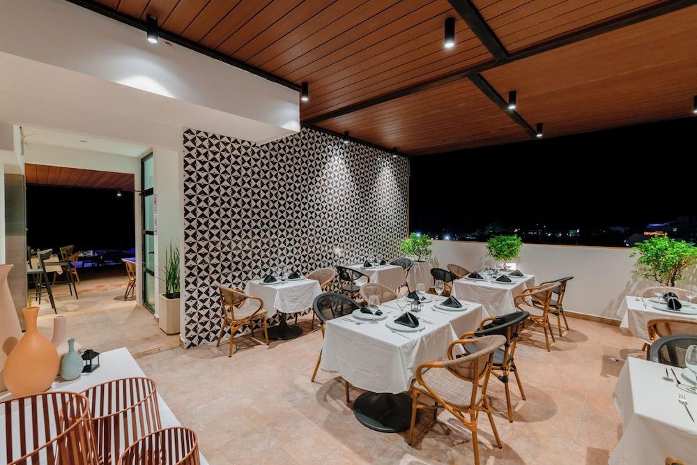 We Hotel Puerto Morelos