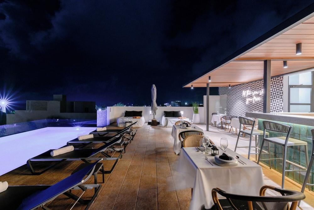 We Hotel Puerto Morelos