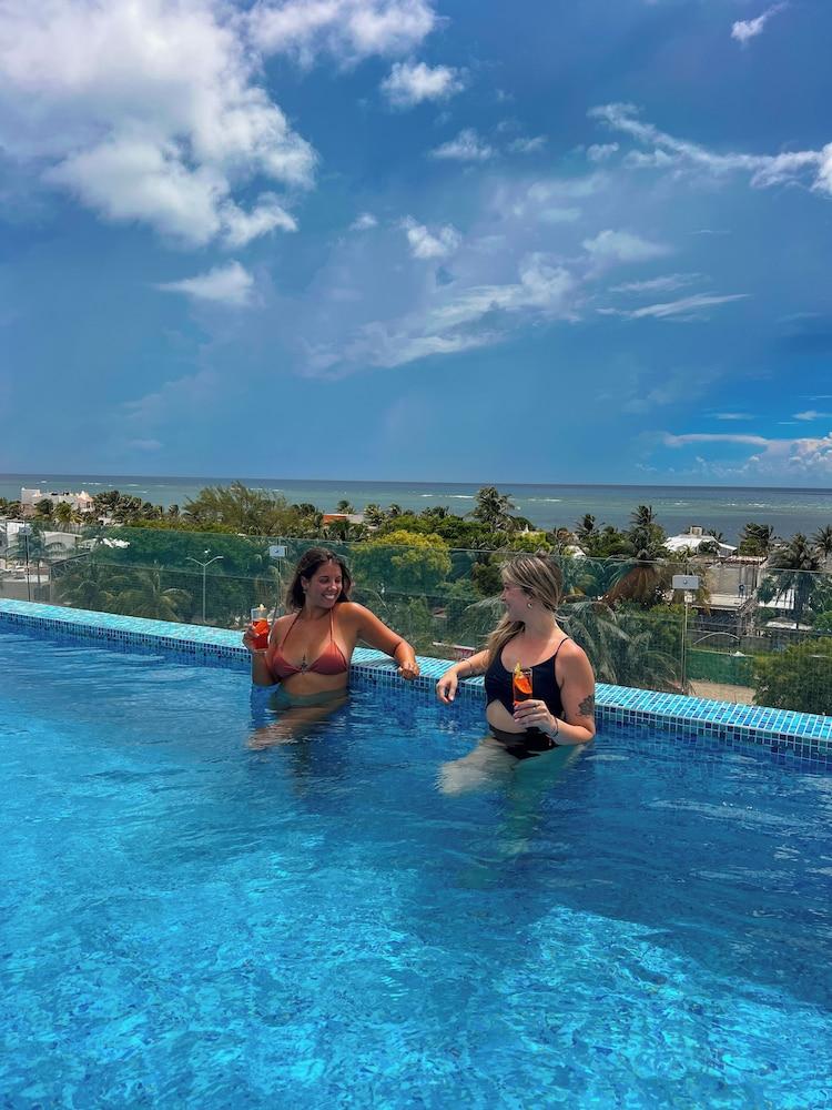 We Hotel Puerto Morelos